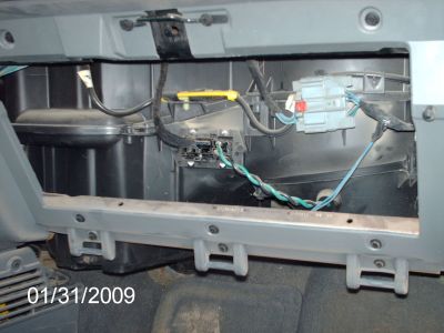 http://www.2carpros.com/forum/automotive_pictures/310608_removed_glove_box_2_1.jpg
