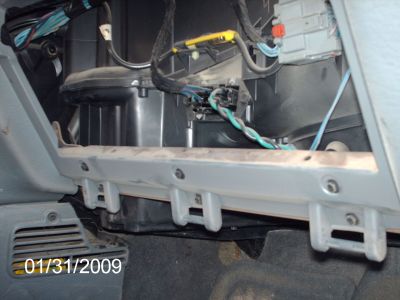http://www.2carpros.com/forum/automotive_pictures/310608_removed_glove_box_side_view_1.jpg