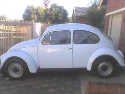 http://www.2carpros.com/forum/automotive_pictures/327582_VW_beetle__1977_1.jpg