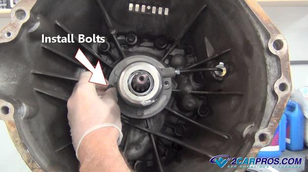 install throw out bearing secondary cylinder bolts