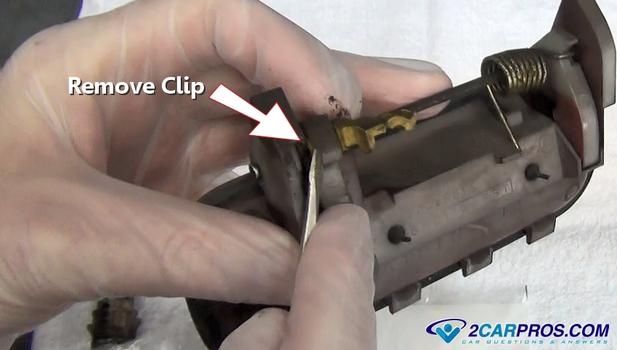 remove broken door handle clip