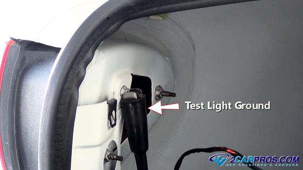 test light ground clip