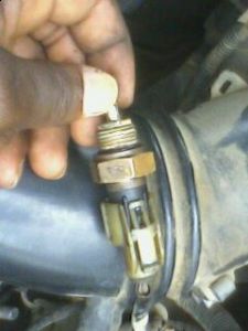https://www.2carpros.com/forum/automotive_pictures/231560_is_this_the_right_coolant_temperaturesensor_with_plug_1.jpg