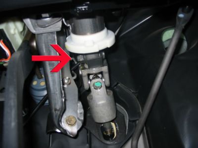 https://www.2carpros.com/forum/automotive_pictures/435113_steeringShaft1_1.jpg