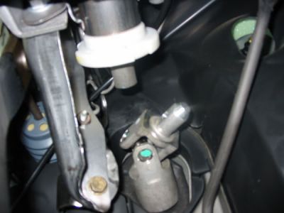 https://www.2carpros.com/forum/automotive_pictures/435113_steeringShaft2_1.jpg