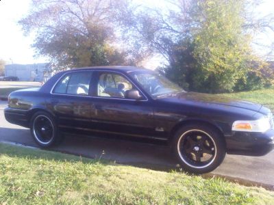 https://www.2carpros.com/forum/automotive_pictures/453151_crown_victoria_1.jpg