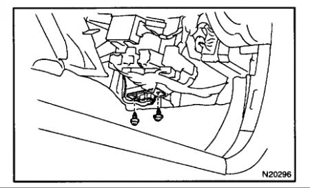 https://www.2carpros.com/forum/automotive_pictures/561653_Blower_motor_resister_01_Camry_1.jpg