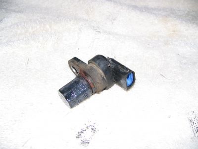 https://www.2carpros.com/forum/automotive_pictures/72627_speed_sensor_1.jpg
