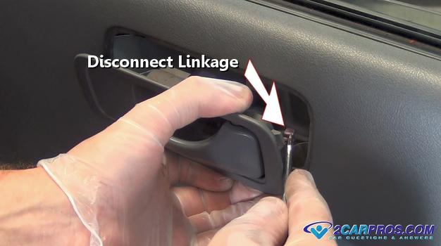 disconnect door handle linkage