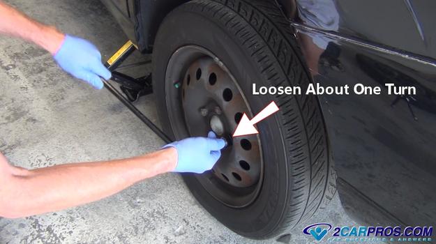 wheel to nuts how loosen Minutes in Tighten Under Remove a 10 and to How Wheel