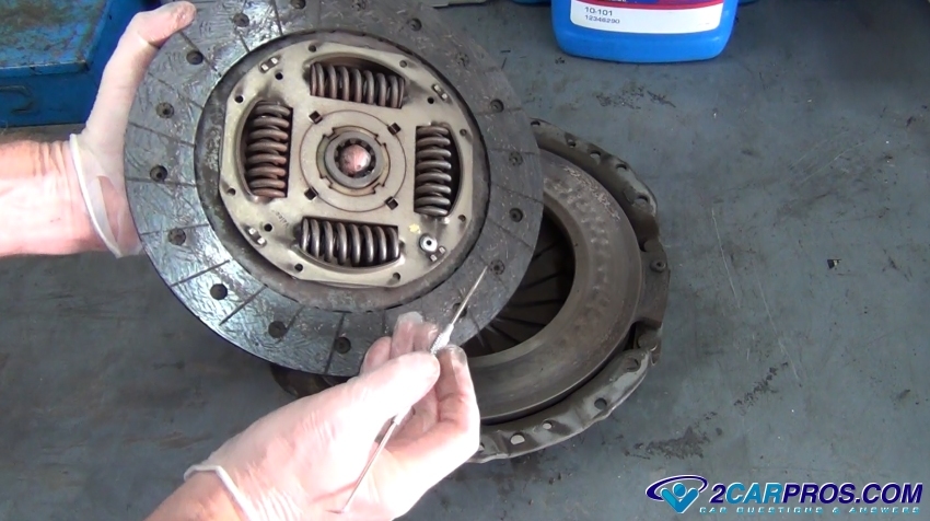 How can you tell if your clutch is going bad?