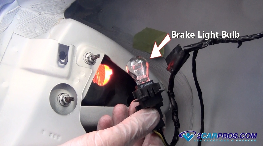 2012 nissan versa brake light replacement