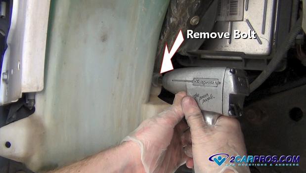 remove reservoir bolt