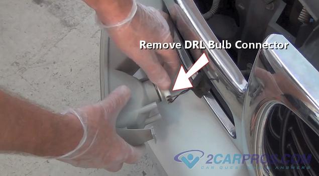 remove drl bulb socket