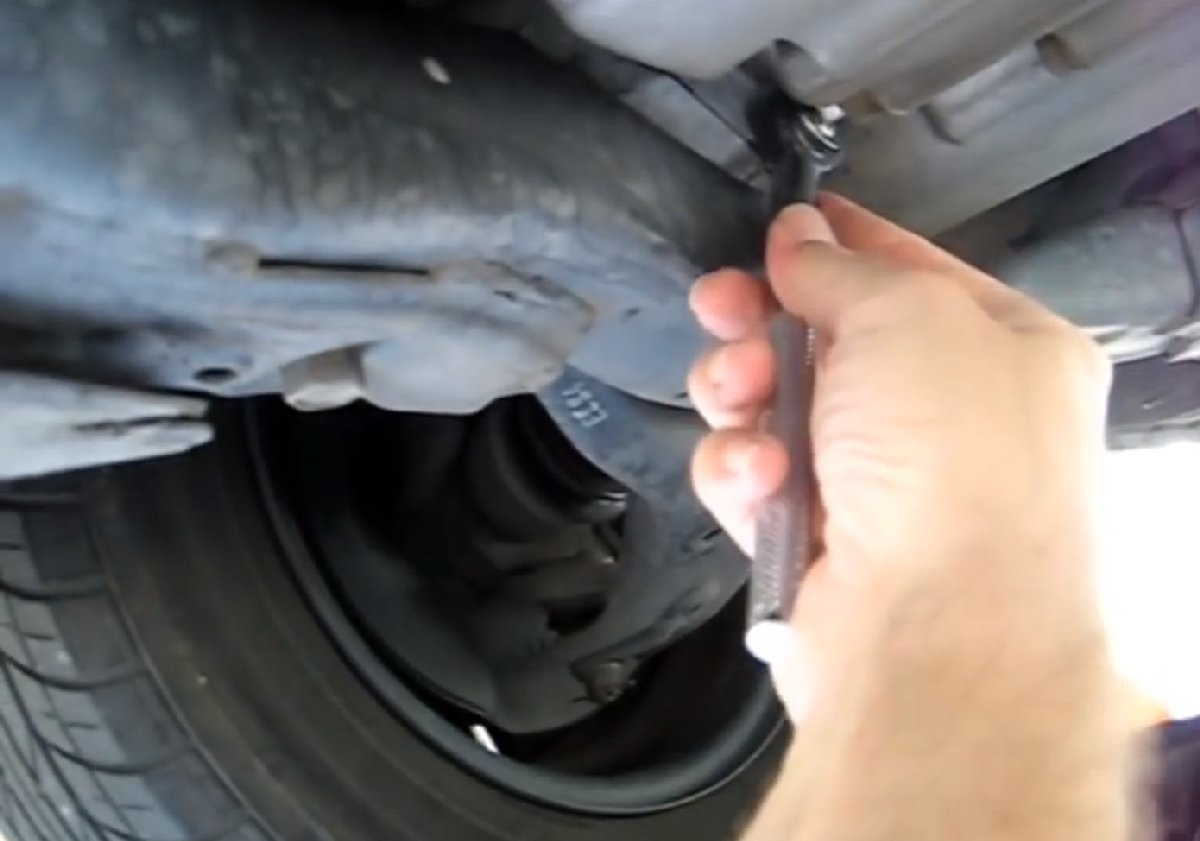 Transmission Drain Plug Location Hello, I Am Looking for the